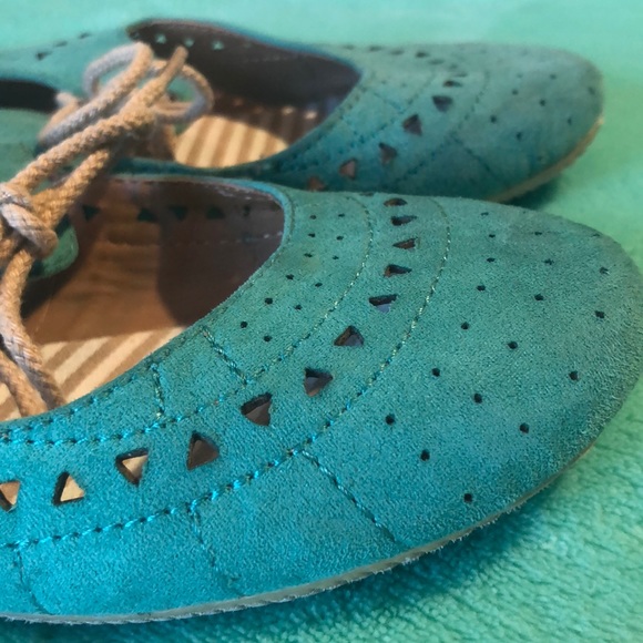 MOSSIMO SUPPLY CO FLATS - Picture 2 of 8